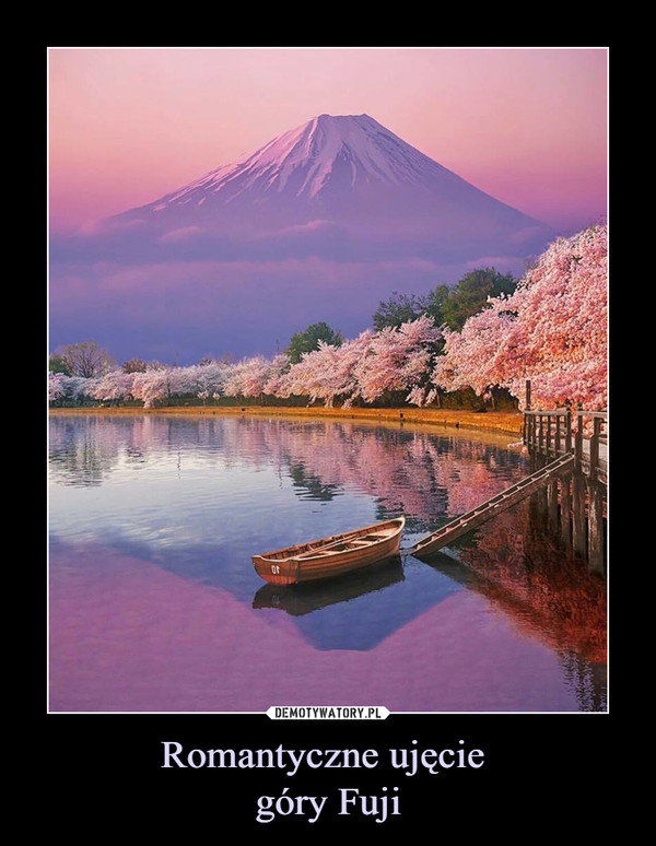 Romantyczne ujęcie góry Fuji –  