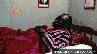 Przecież Vader też musiał spać –  MAKE GIFS AT GIFSOUP.COM